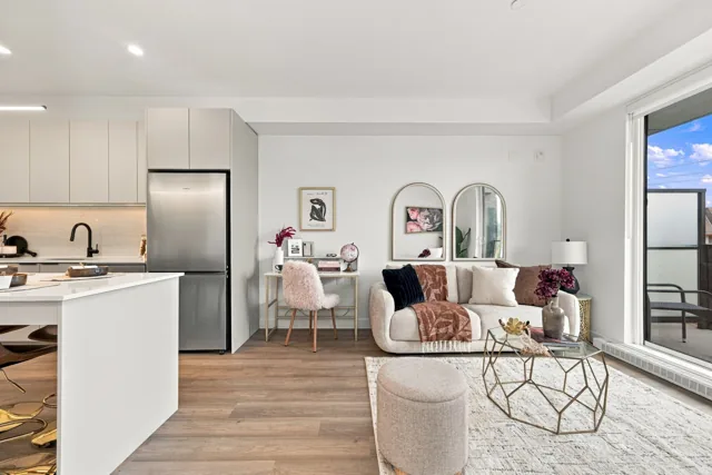 Staged Home A316 at Scott + 77, thumbnail of picture 9