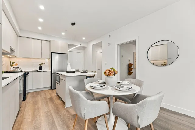 Staged Home A309 at Scott + 77, thumbnail of picture 7