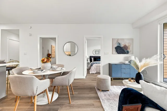 Staged Home A309 at Scott + 77, thumbnail of picture 8