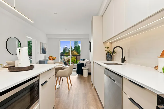 Staged Home A309 at Scott + 77, thumbnail of picture 4