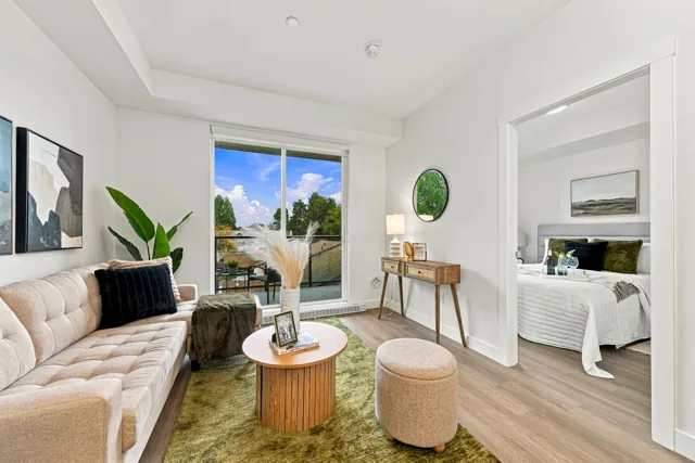 Staged Home A313 at Scott + 77, thumbnail of picture 7