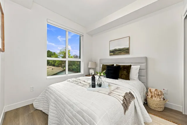 Staged Home A313 at Scott + 77, thumbnail of picture 10
