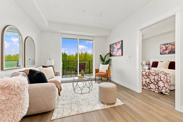 Staged Home A316 at Scott + 77, thumbnail of picture 7