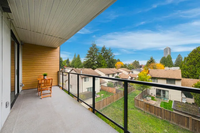 Staged Home A309 at Scott + 77, thumbnail of picture 24