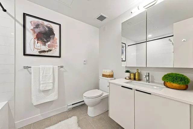 Staged Home A316 at Scott + 77, thumbnail of picture 13
