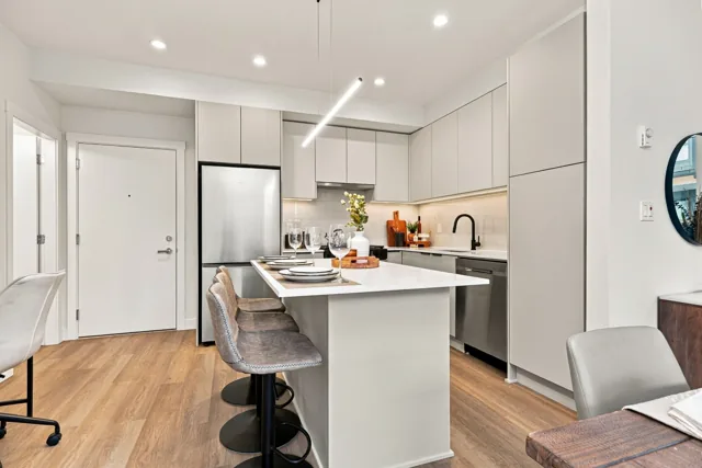 Staged Home A423 at Scott + 77, thumbnail of picture 3