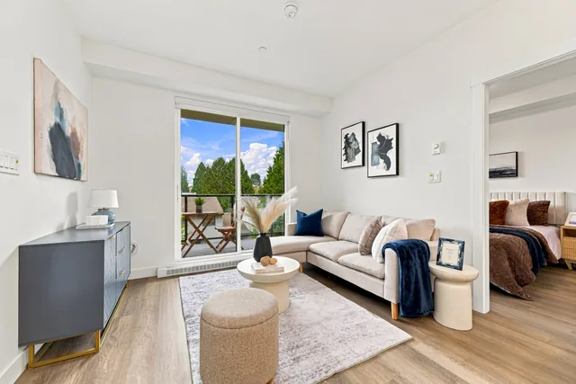 Staged Home A309 at Scott + 77, thumbnail of picture 10