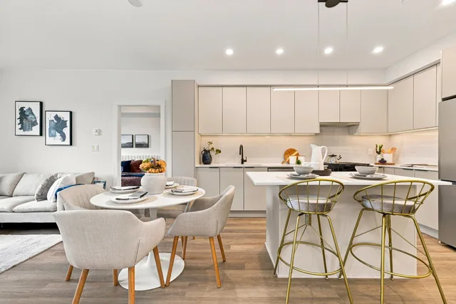 Staged Home A309 at Scott + 77, thumbnail of picture 5